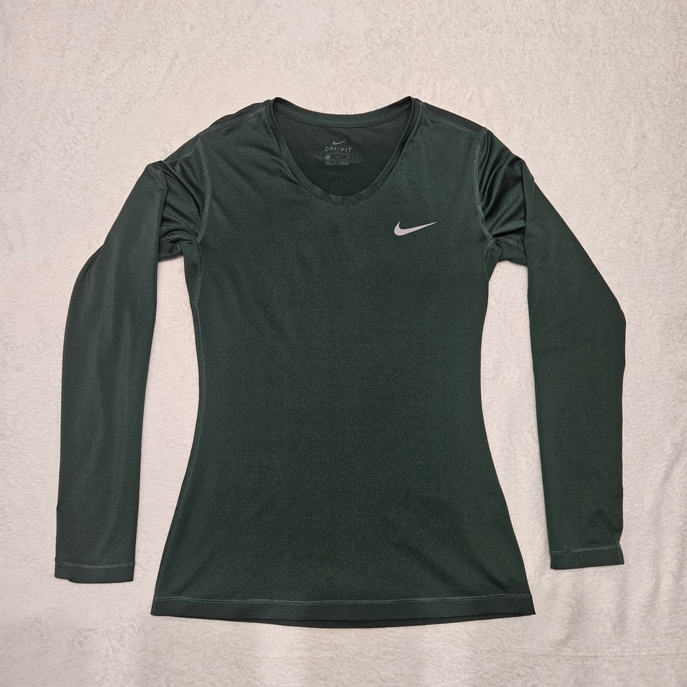 Nike Women's Green Long Sleeve Top